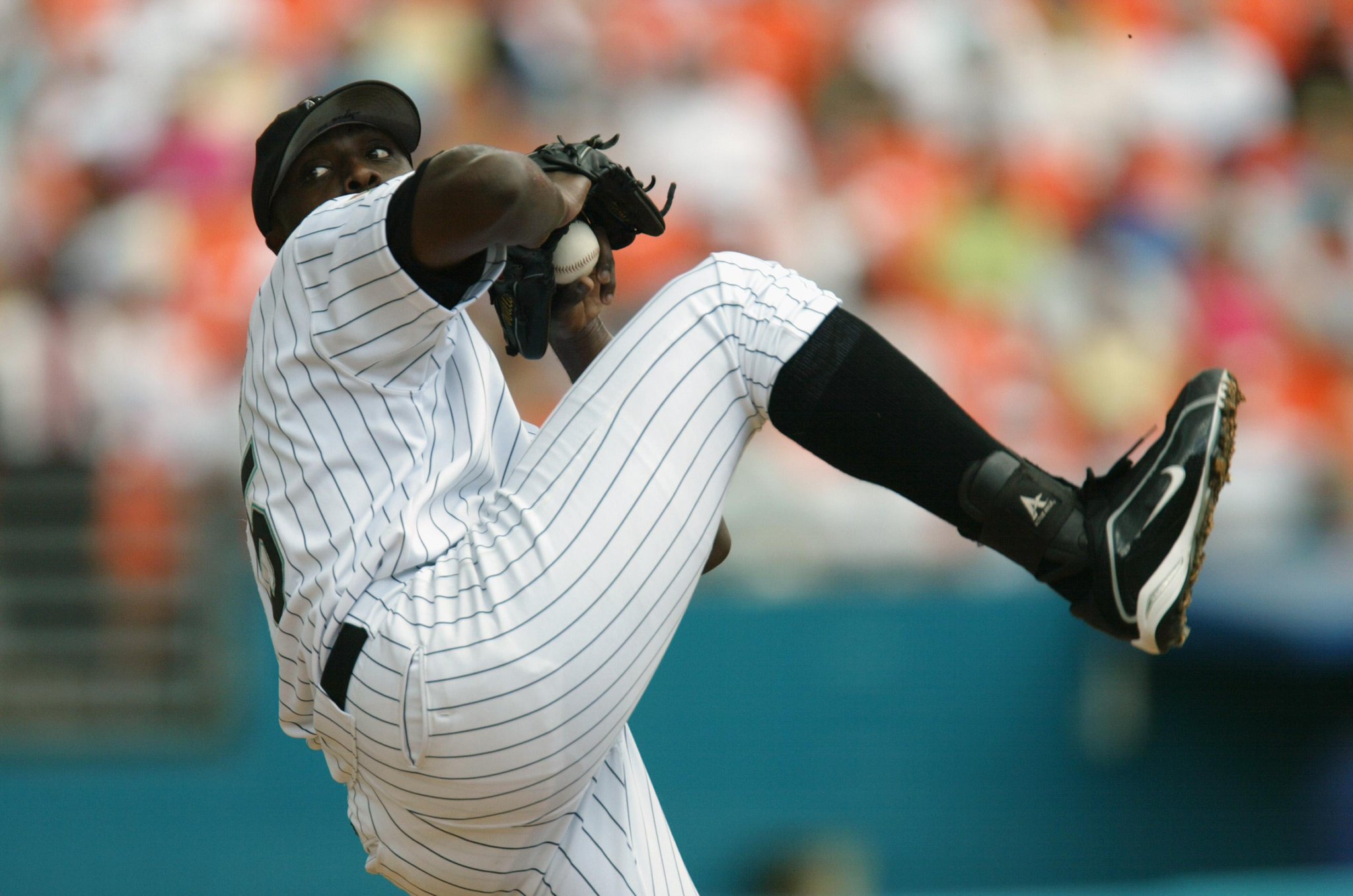 The D-Train!

Happy Birthday Dontrelle Willis! 