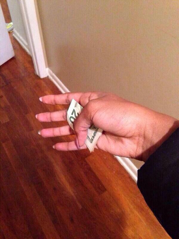 BeatingHerUnder's tweet photo. Who's Grand Mother Ever Shook Your Hand Like This? http://t.co/8f6vOuXSNC