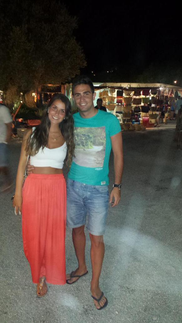 Asier10d's tweet photo. Hoy es el cumple de mi princesita @edesanerea que cumplas muchos mas http://t.co/9slS3bZq3z