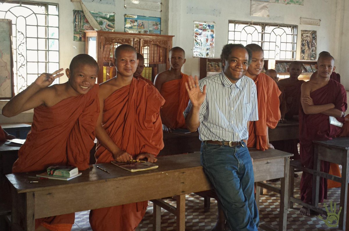 volunteerGSC's tweet photo. We are excited to welcome former #GSCvolunteer Richard L. back for a second program in Cambodia with us! http://t.co/fmYsa9aQuC