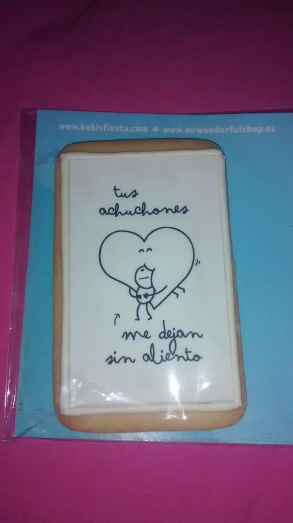 mer_silvia's tweet photo. Encontrarte esto y acordarte de @Nasarre_Crispy @noeliargonzalez @BuenosDias09 OS QUIERO nenitas! http://t.co/ge5tERBflQ