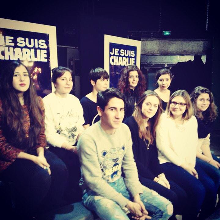 Selena_Msco's tweet photo. Les J1 sur TLM pour une spéciale  #CharlieHebdo cc @fredpoignard @iscpaLyon http://t.co/hEwovNqN09