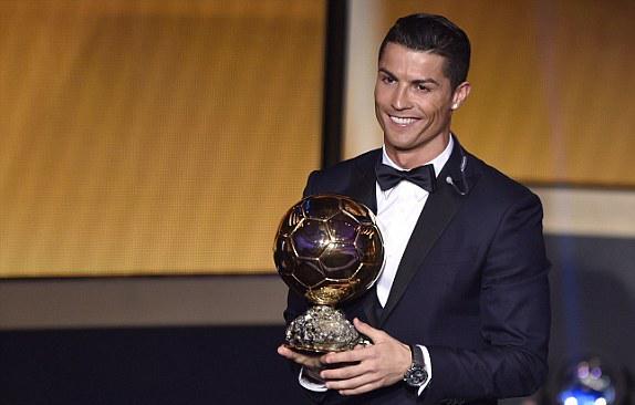 InterAuto__id's tweet photo. Voting Ballon d'Or 2014 : 
Cristiano Ronaldo: 37,66% | Lionel Messi: 15,76% | Manuel Neuer: 15,72%. #BallonDor2014 http://t.co/bCCcX7vFaI