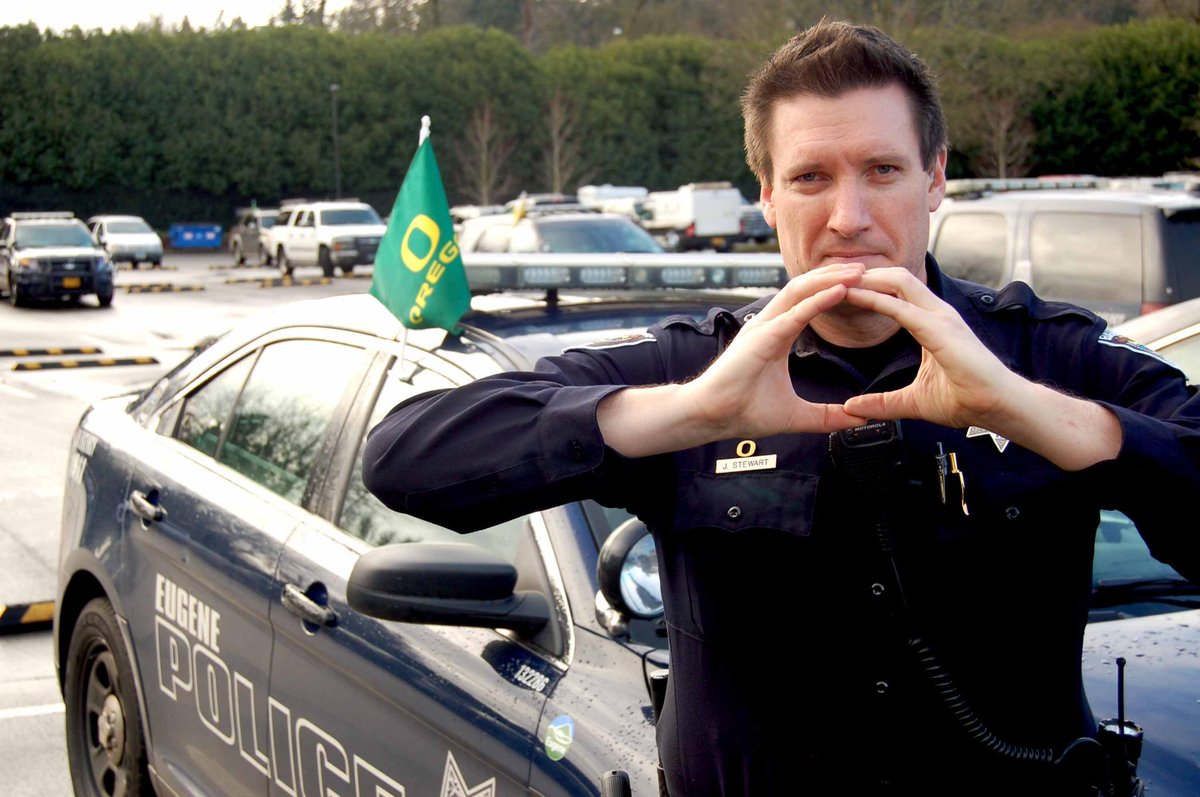 Encouraging everyone to be safe and celebrate responsibly... and #GoDucks <a href="/ColumbusPolice/">Columbus Division of Police</a> #NationalChampionship