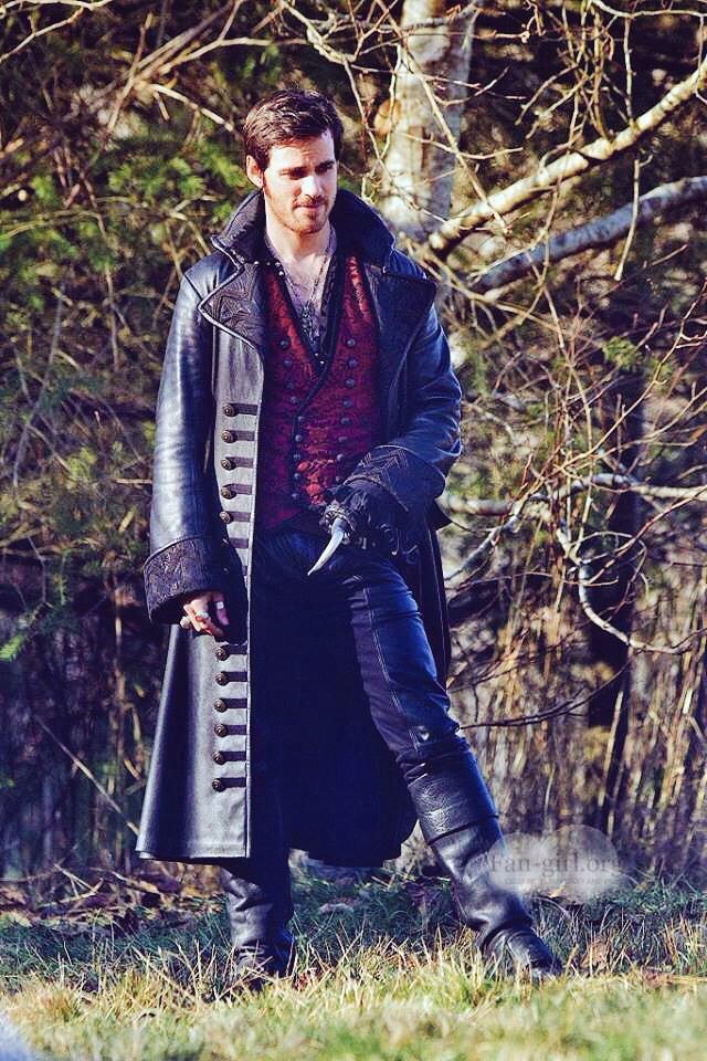 JonesSwanGirl's tweet photo. Day12: Fav Hook Outfit. ❤️ #RedVestOfSex #ModernClothes #PrinceLook http://t.co/lFN6dINMRg