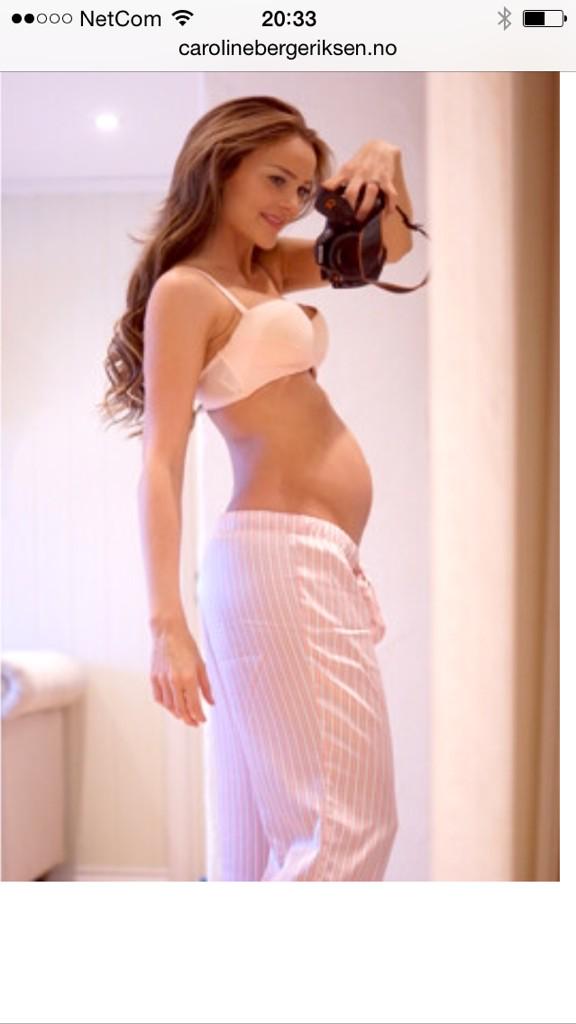Lailaronning's tweet photo. Det verste med bildan her e at mitt IKKE e photoshoppa😂 begge i uke 36. #juksogfanteri#burdalåntphotoshop http://t.co/jfTrgp7VKR