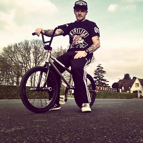 monsteurpi22's tweet image. Session yesterday ! #unkut #riotlife #pirate #bmx #flatland #tatoo