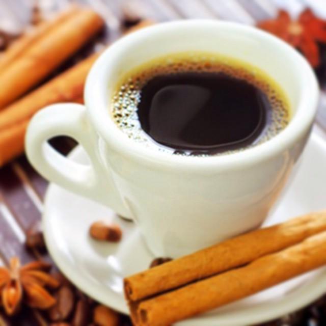 BEBEIBB's tweet image. Merienda: pan casero con mermelada de mango y