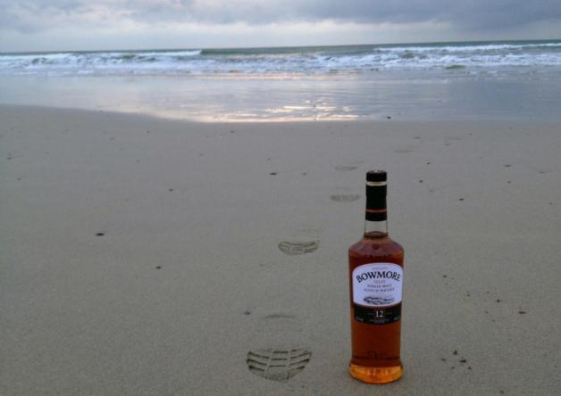 TheScotsman's tweet image. Fiona Laing visits @Bowmore distillery on Islay
bit.ly/17Bgp69