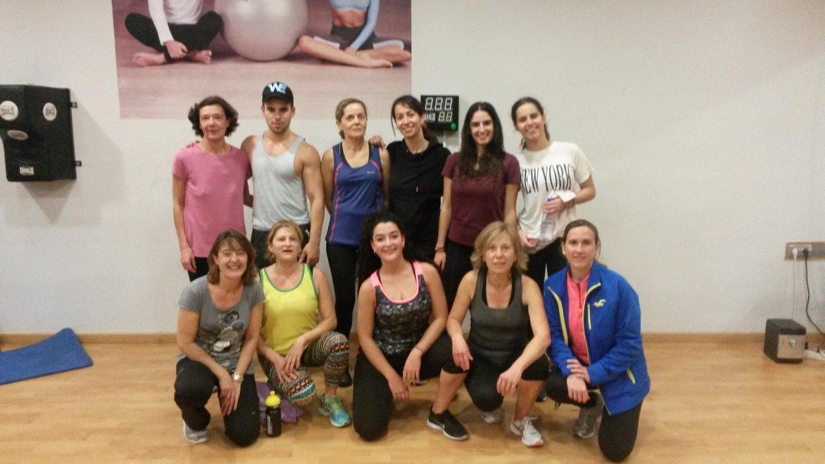 DynamicLifeFit's tweet photo. Gran bienvenida para nuestra nueva profe Mara #Dynamicos #baile #zumba http://t.co/m4nSS94d87