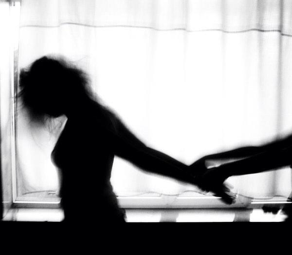 If i run away to find it away. Don't touch my phone обои на телефон. Going away. If i love you was a promise. If you away.