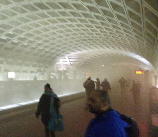 L’Enfant Plaza Metro Station fills with smoke, 1 dead