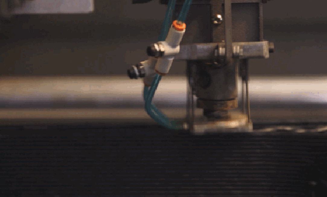 verge's tweet image. Local Motors just 3D-printed a car live at an auto show theverge.com/e/7296886