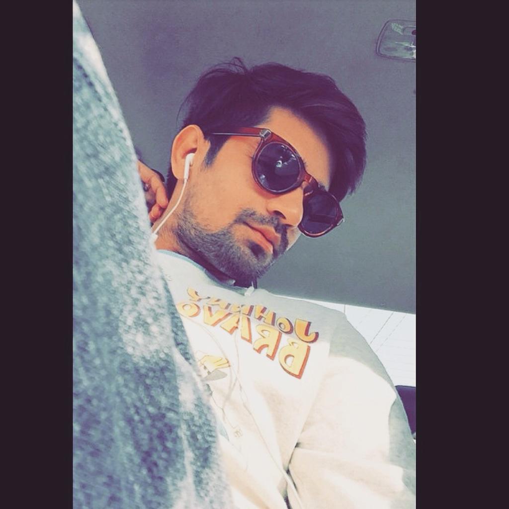 Vishals_Angels's tweet photo. #vishalsingh #handsome #hero #star #vishalsangels 👌✌😎😇 http://t.co/7vKrPSwXmX
