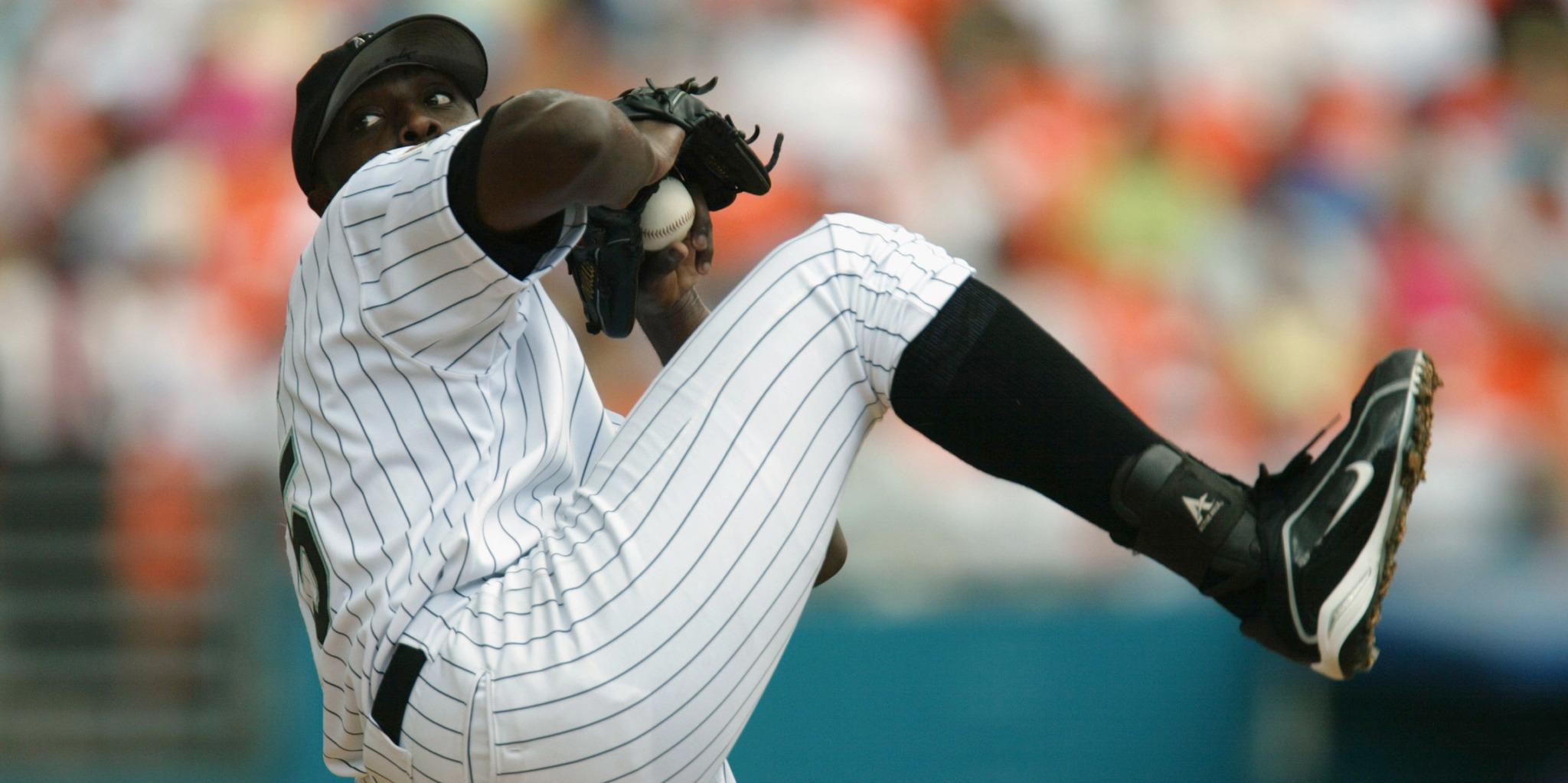 Happy birthday to the D-Train, Dontrelle Willis. 