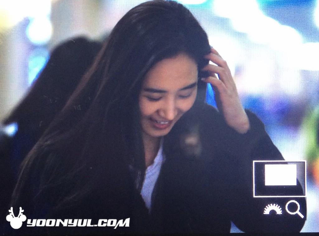 [PIC][13-01-2015]Yuri trở về Hàn Quốc vào sáng nay B7LojGNCEAAJ-Lk