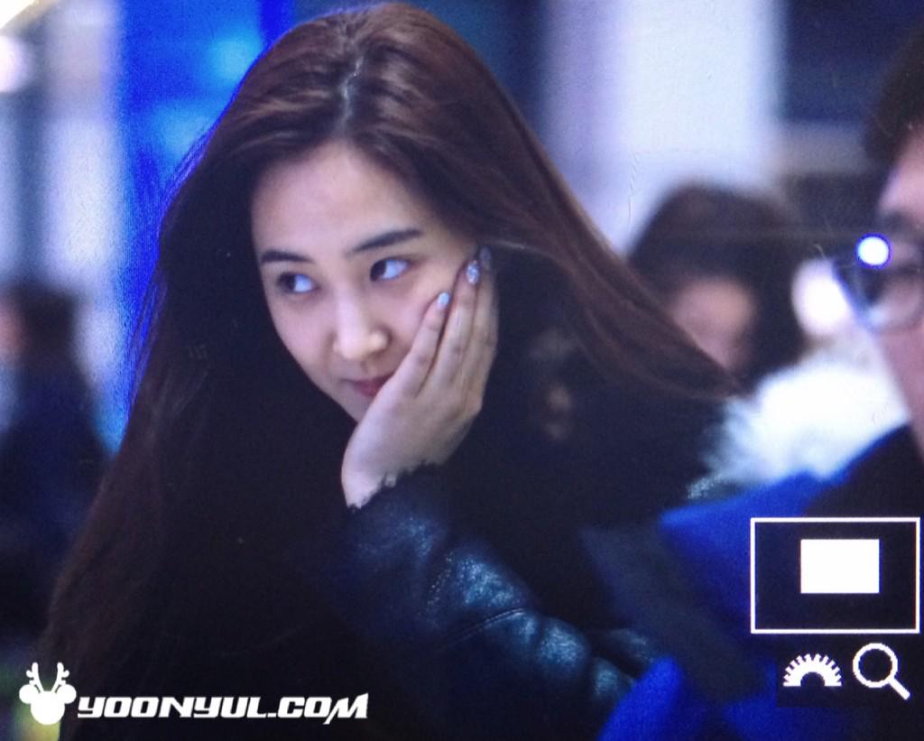 [PIC][13-01-2015]Yuri trở về Hàn Quốc vào sáng nay B7LojGtCEAAe8Jd