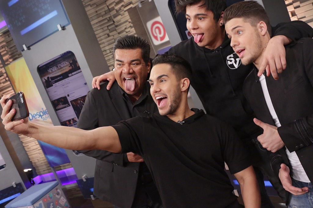 WilliamValdes's tweet photo. #SelfieMoment con @TheCarlosPena @villalobossebas y @georgelopez http://t.co/ZIrFLvvUCn