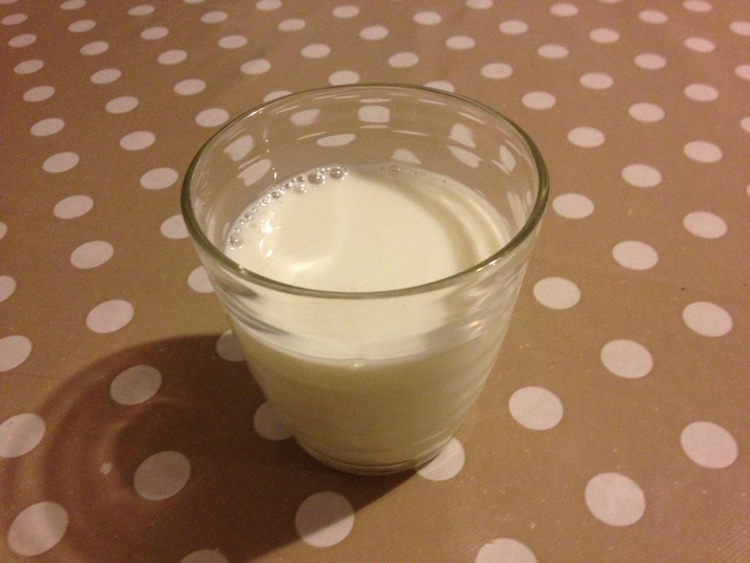 About to drink this milk. Perfect post football drink. Back our British dairy farmers or they will die out #teamdairy
