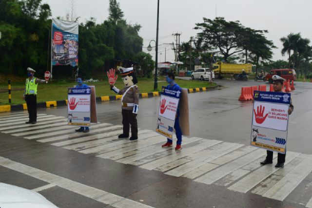10:40 Sosialisasi tetap berhenti di blk garis Stop di Tl Curong Cikarang Bekasi