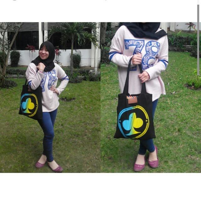 UCSSHOP1's tweet photo. TOTE BAG!! IDR 75.000 AJA. BELI LEBIH DARI 2 DAPET DISKON PASTINYA LOHHHH http://t.co/mCGi4i2CBi