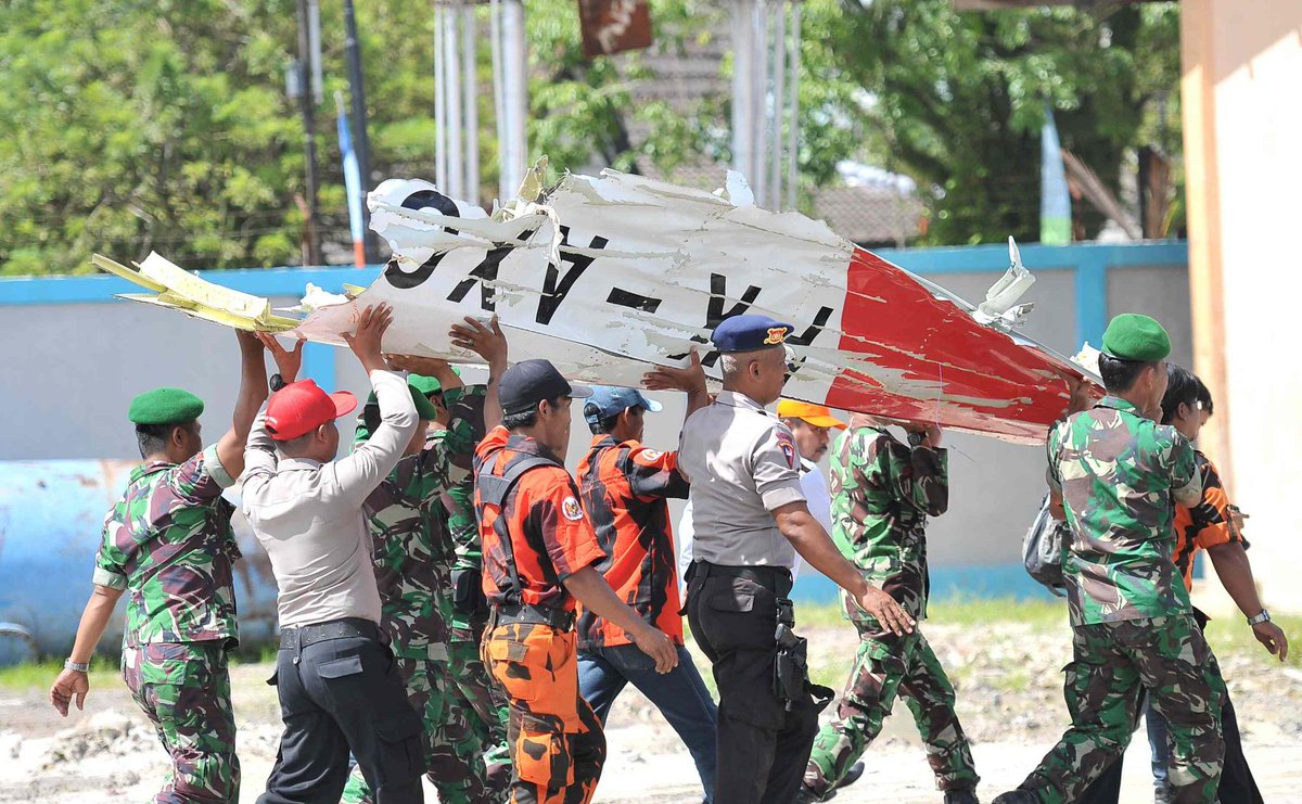 #HEADLINE | Harian Republika (13/1/2015) - "Kondisi Black Box Masih Bagus" (Halaman 1) | #AirAsia8501