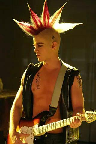 SHTMP_1D's tweet photo. @Polo_Morin te vez sp guapo el new look se te ve sp bien pero hay no me emocione mas cuando te vi asi . <3 http://t.co/YzFOcEdttX