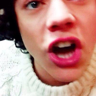 pxanoglxy's tweet image. hello everybody! my names uh, my names apello! im new so you should rt this! 🎹💞