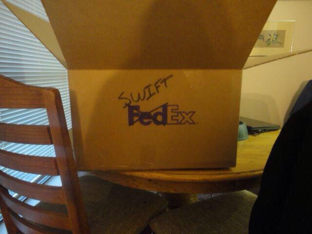 TSwiftLA's tweet photo. Taylor sent a fan a package of gifts including $1,989 to put towards paying off her student loans! 💌 http://t.co/ClJj4MnNj6