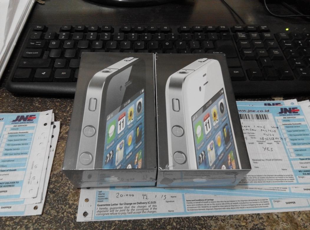 "Promo iPhone 4 32GB 2,5jt | i5 64GB 5jt | i4s 64GB 3,2jt | Semua Original Bergaransi <a href="/AksesorisCenter/">Accent Comp Baltos</a> 08997171905 "