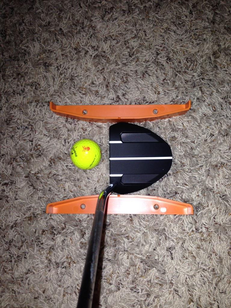 JBonesteel80's tweet photo. Getting better this offseason, with my new toys, @PingTour Ketsch and @tibaputt 
#practice #indoors #itsfriggincold http://t.co/84w2gaL8o9