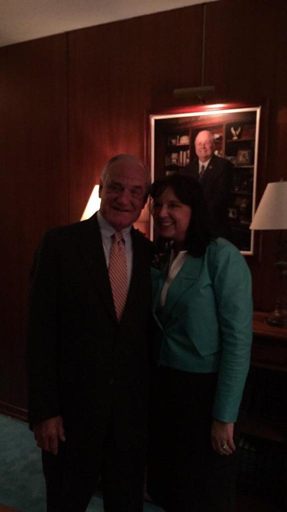 CactusElections's tweet image. Barry Goldwater Jr. spoke with me after the state of the state. Loved seeing my old friend. #AZfuture