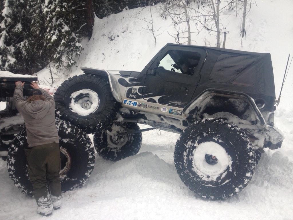 gearsnrears's tweet photo. What we do on our days off with the equipment we sell! @DynatracAxle @patsdriveline #detroitlocker http://t.co/JCHc8QP7YJ