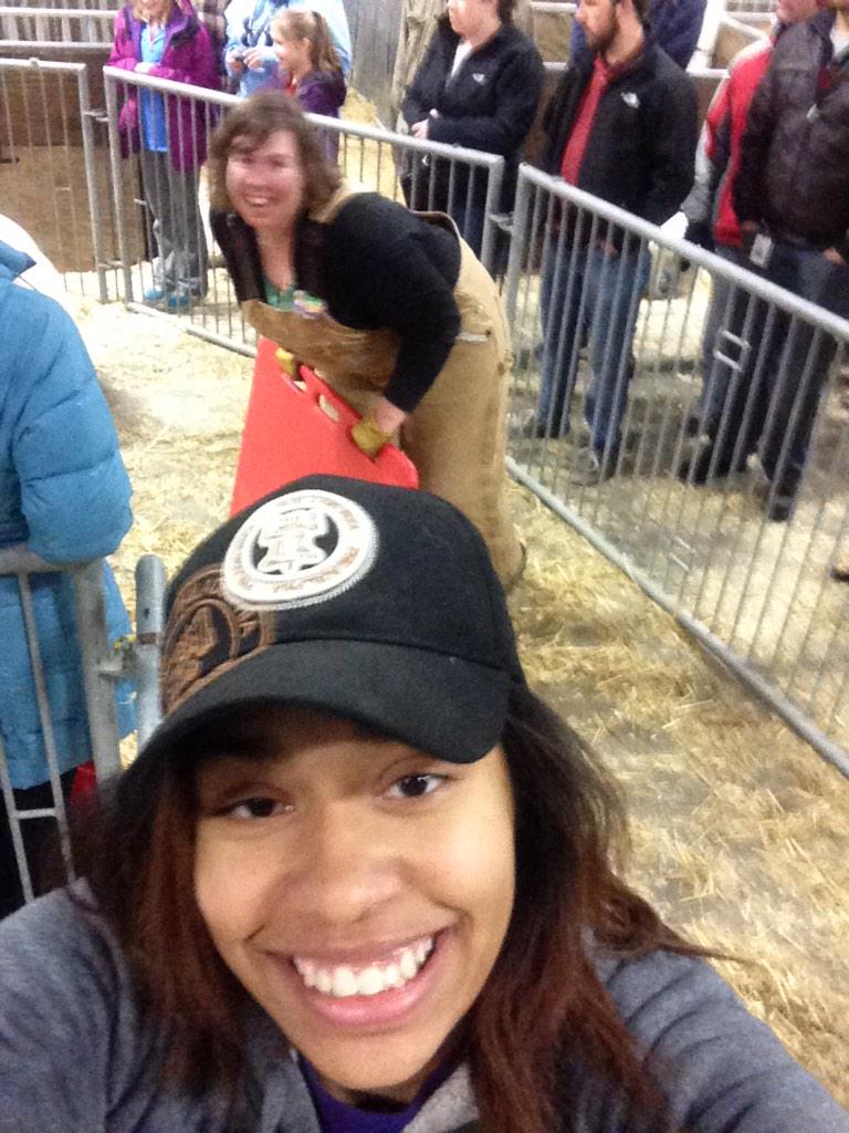 DavidRuvarac's tweet photo. Saul knows how to move pigs with style. #wbsaulhs #todaysffa http://t.co/Vap8wWtzLD