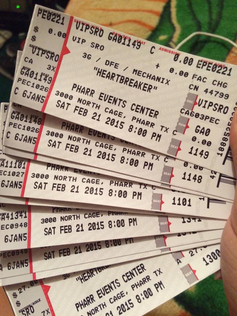 Sammaantha17's tweet photo. Hmu for carnage tickets :D 
956-435-4085
Kik Sammaantha http://t.co/nuQBxF4WYK