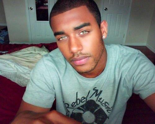 lightskinlovers's tweet photo. These eyes 😍 http://t.co/vpIIup7JW0
