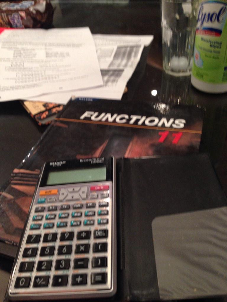 SimonSalole's tweet photo. My math brain isn't functioning #notdealtwith http://t.co/EYErjImAeq
