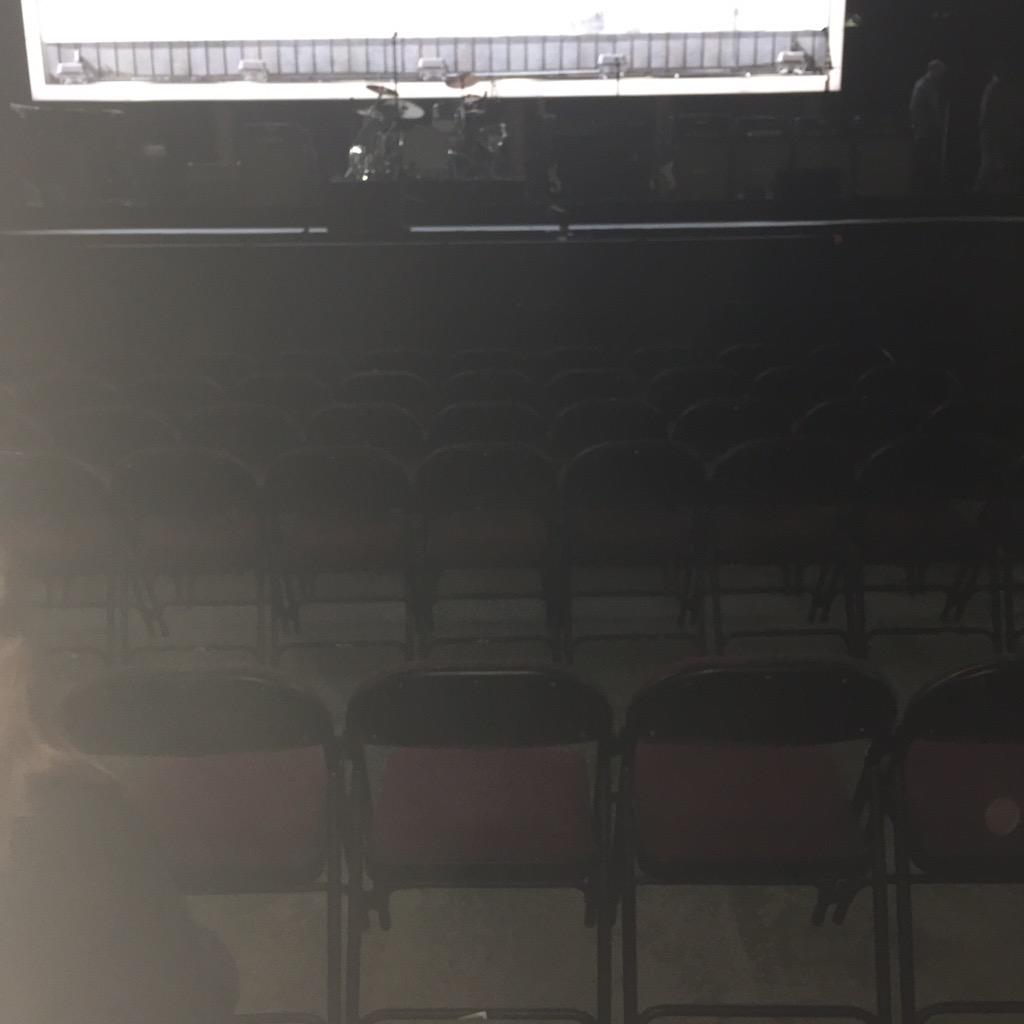 oorjanie's tweet photo. Row 8 @bryanadams #victoria #reckless30 . We are readyyy http://t.co/QfagRyrzuU
