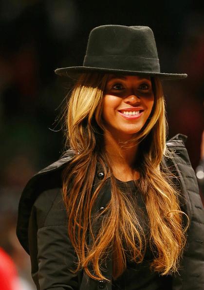 sudamnese's tweet photo. Cute RT @BeyonceIndo: Beyoncé #NetsGame http://t.co/ELtzZhCzUU