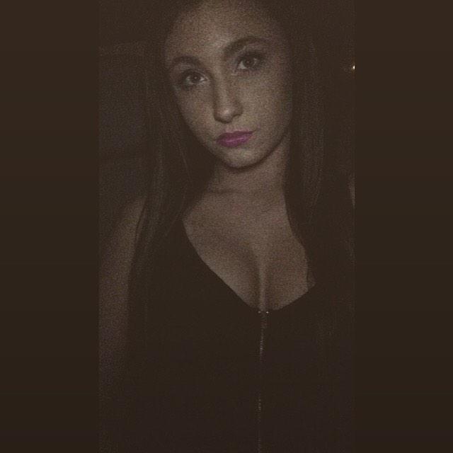 shellllllllz's tweet image. Let me just share this with you.. 😂😫 #eartythrowback #couldntwait #hs