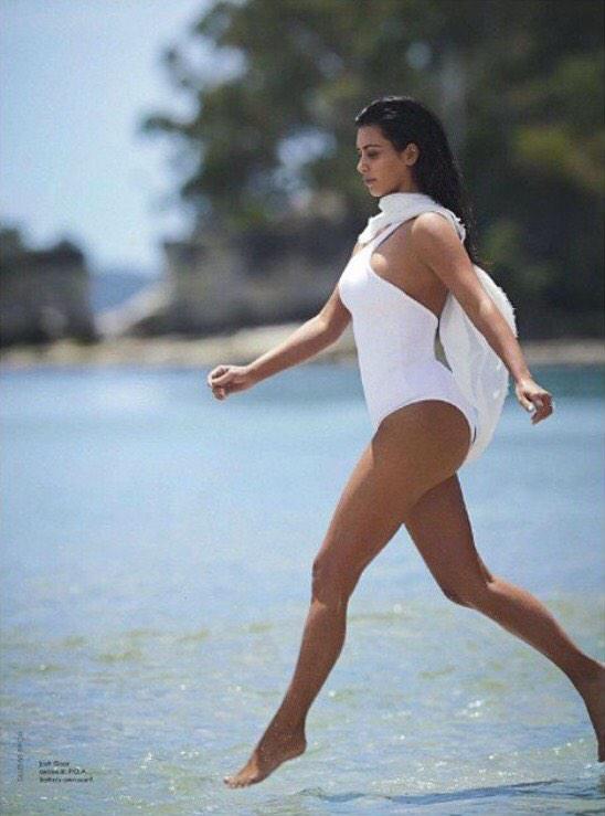 I love this shot from my @VogueAustralia shoot. We did hardly any make up or hair, I love this simple natural shoot