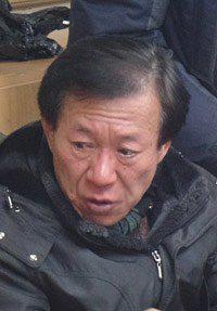 지난 10일 발생한 '의정부 아파트 화재 사고' 당시 최초로 119에 신고 후, 피신하지 않고 170여 명을 대피시켜 구조한 분이 있습니다. 그분은 바로, 염섭(62·사진) 드림타운아파트 관리소장입니다.