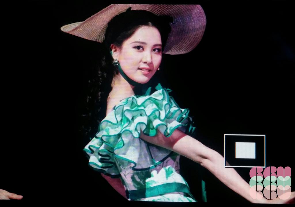 [OTHER][10-11-2014]SeoHyun tham dự buổi họp báo cho vở nhạc kịch mới của cô "Gone With The Wind" - Page 3 B7NPmtGCEAAUBI7