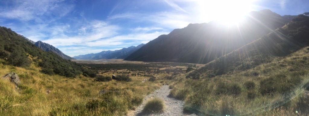 m_wanaka's tweet photo. Nothing to see here... #MtCook #NewZealand http://t.co/HQpENkSANu