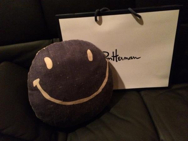 宇宙の玉者 ヤフオク ジャクソンマティス スマイルクッション ロンハーマンrhc 現在の価格5 250 円 現在の入札人数56人 詳しくはコチラ Http T Co Tnqiw8o9my Http T Co Tlgd9odqxh