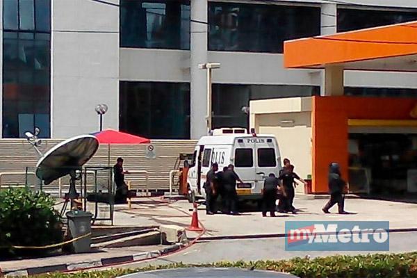 Embedded image permalink