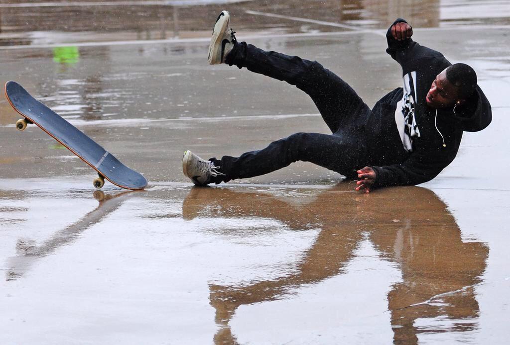 lilriccoporter's tweet photo. Going big in the bay 2014 contest shot😱 #skateboarding #goinbiginthebay #rain #fall #old http://t.co/KE5q0m0S7l