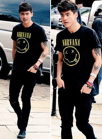 CalumTHoodCL's tweet photo. 🙈 http://t.co/TAOAKuUgS1