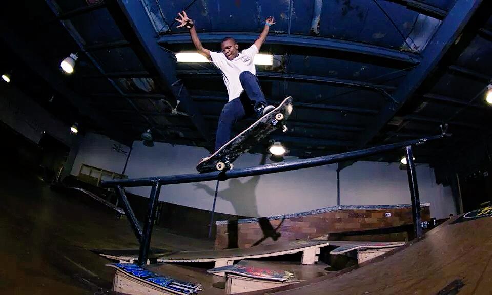 lilriccoporter's tweet photo. Nose grind 📷: Andrew Snyder #gbaso #indoor #skateboarding #nosegrind #rail #dope http://t.co/PnUTQ0UJZk