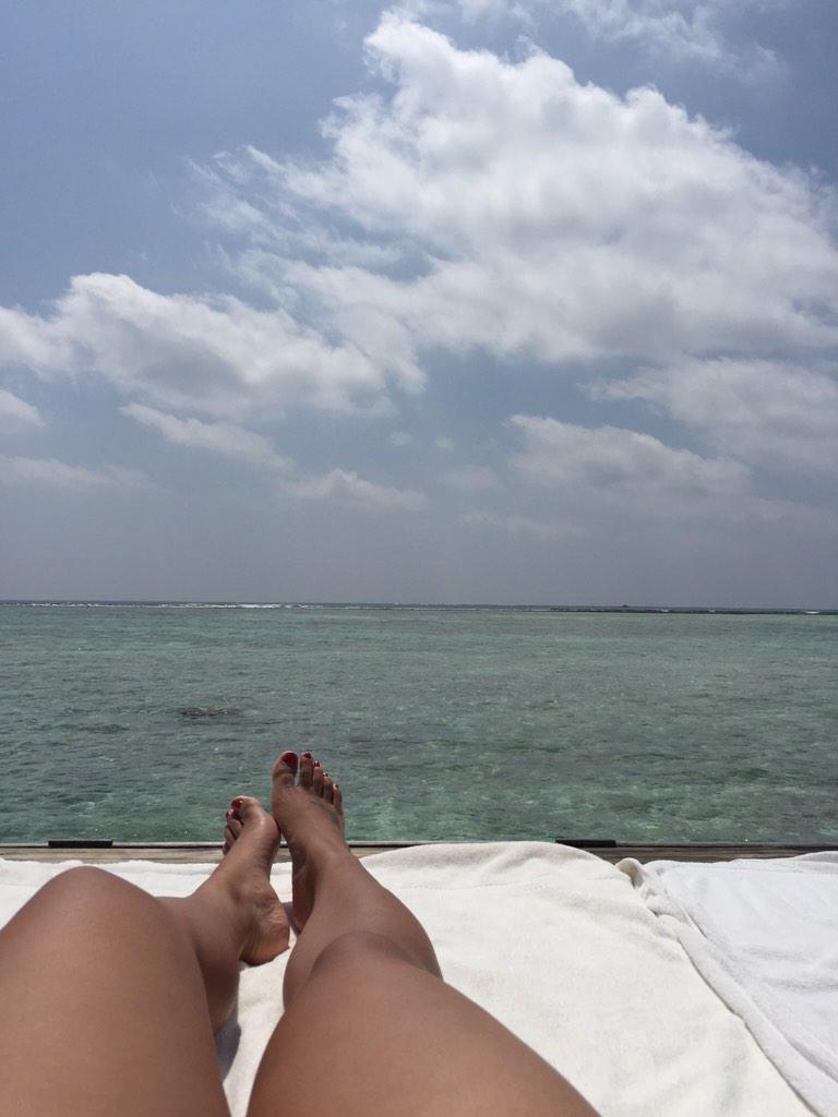 berncoh's tweet photo. No makeup. No filter. Bathing suit required. #helladitto http://t.co/yVsBtzn5xg